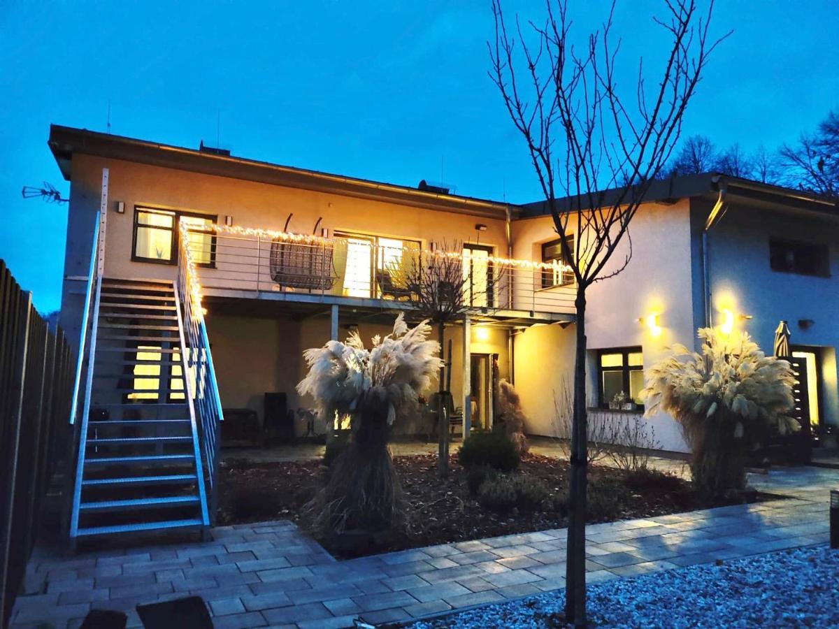Apartmany Benesov Benesov nad Ploucnici ภายนอก รูปภาพ