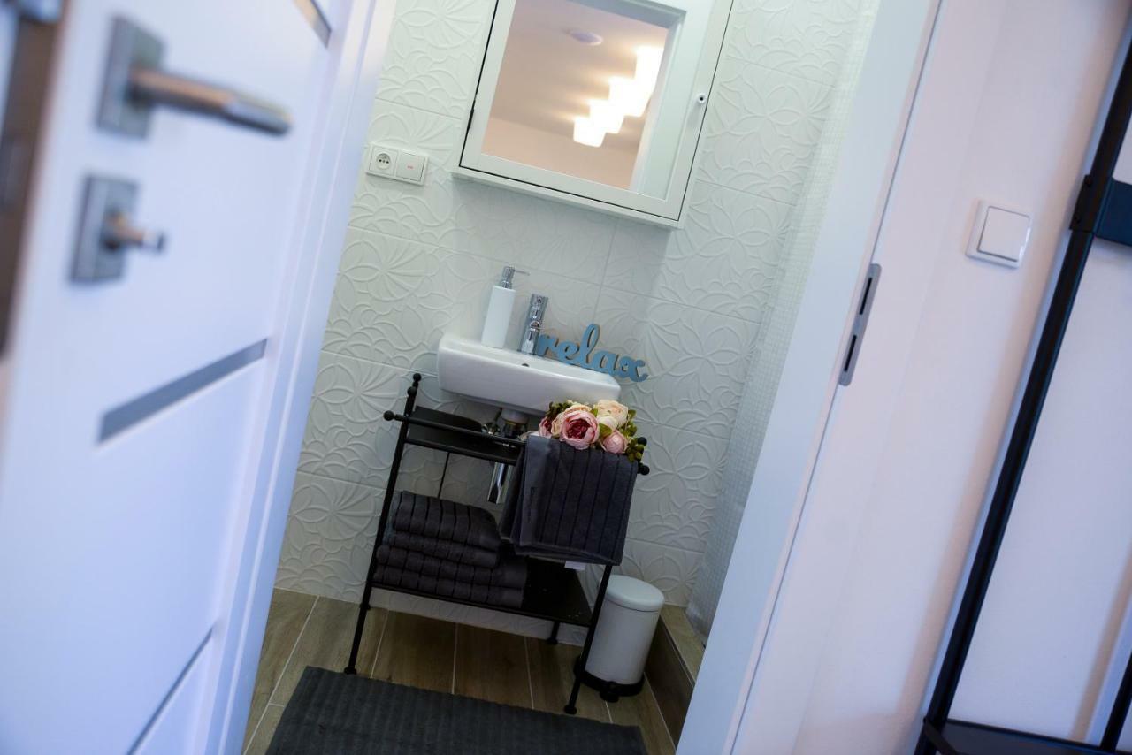 Apartmany Benesov Benesov nad Ploucnici ภายนอก รูปภาพ