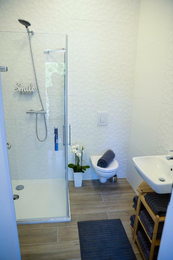 Apartmany Benesov Benesov nad Ploucnici ภายนอก รูปภาพ